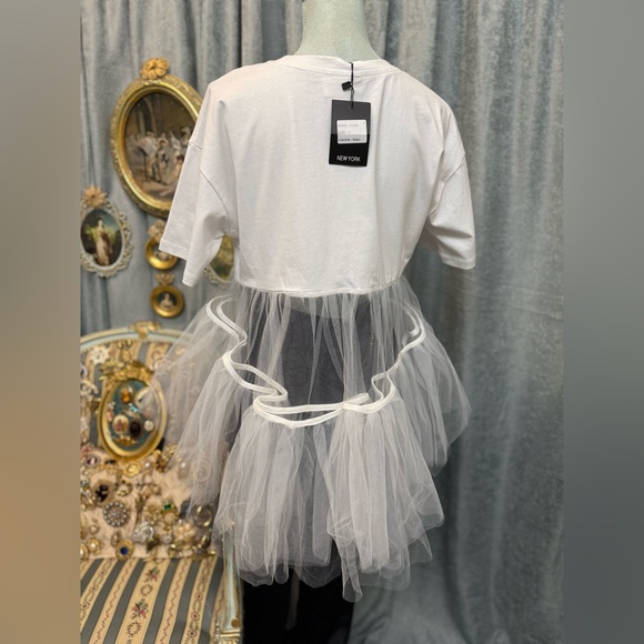 Super Trendy White Tulle Ruffle Top - Picture 3 of 5